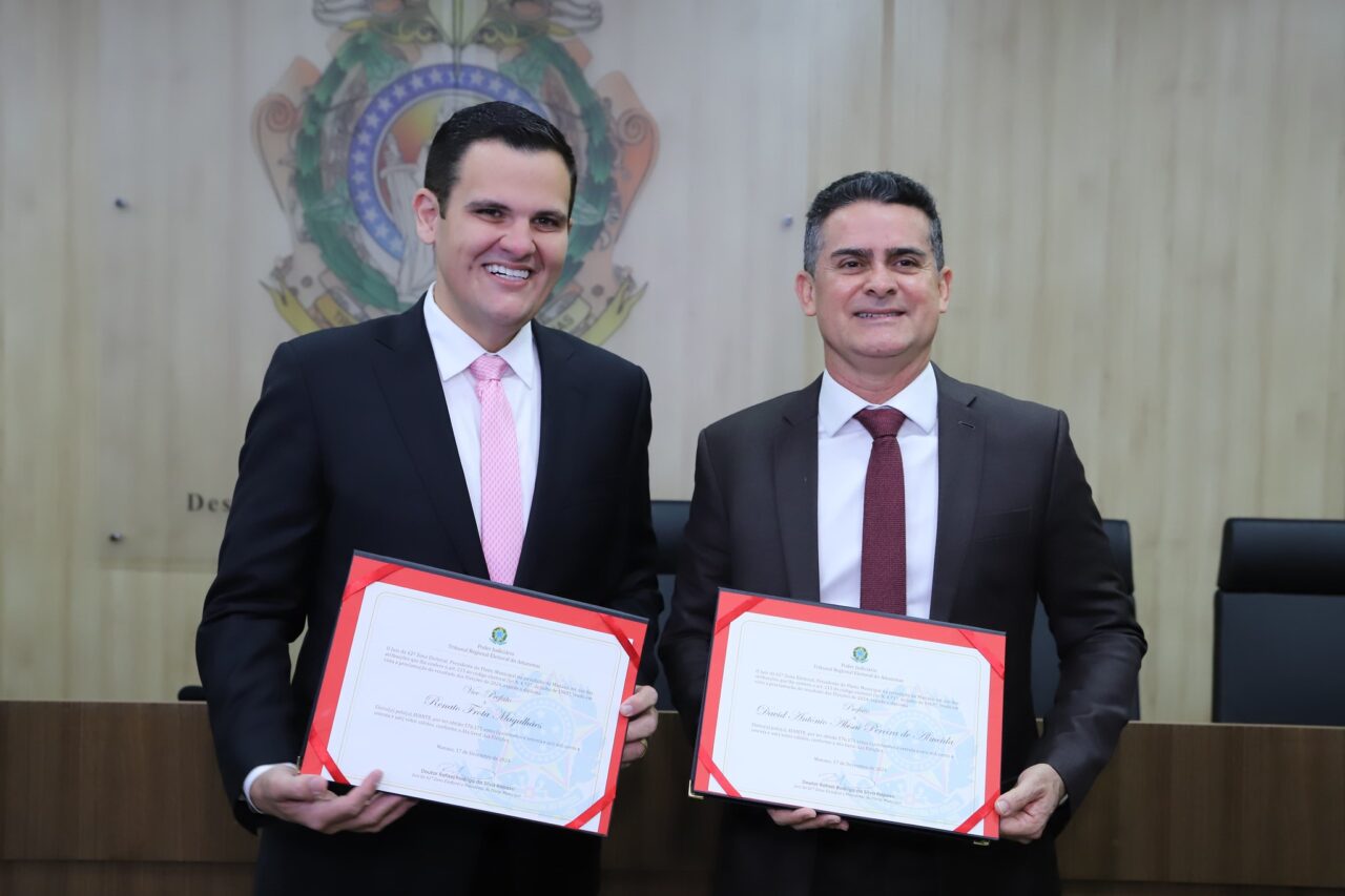 David Almeida, Renato Júnior e vereadores eleitos são diplomados em Manaus