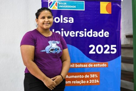 Prefeitura de Manaus lança edital do Programa Bolsa Universidade 2025 com recorde de 47 mil vagas para alunos de baixa renda