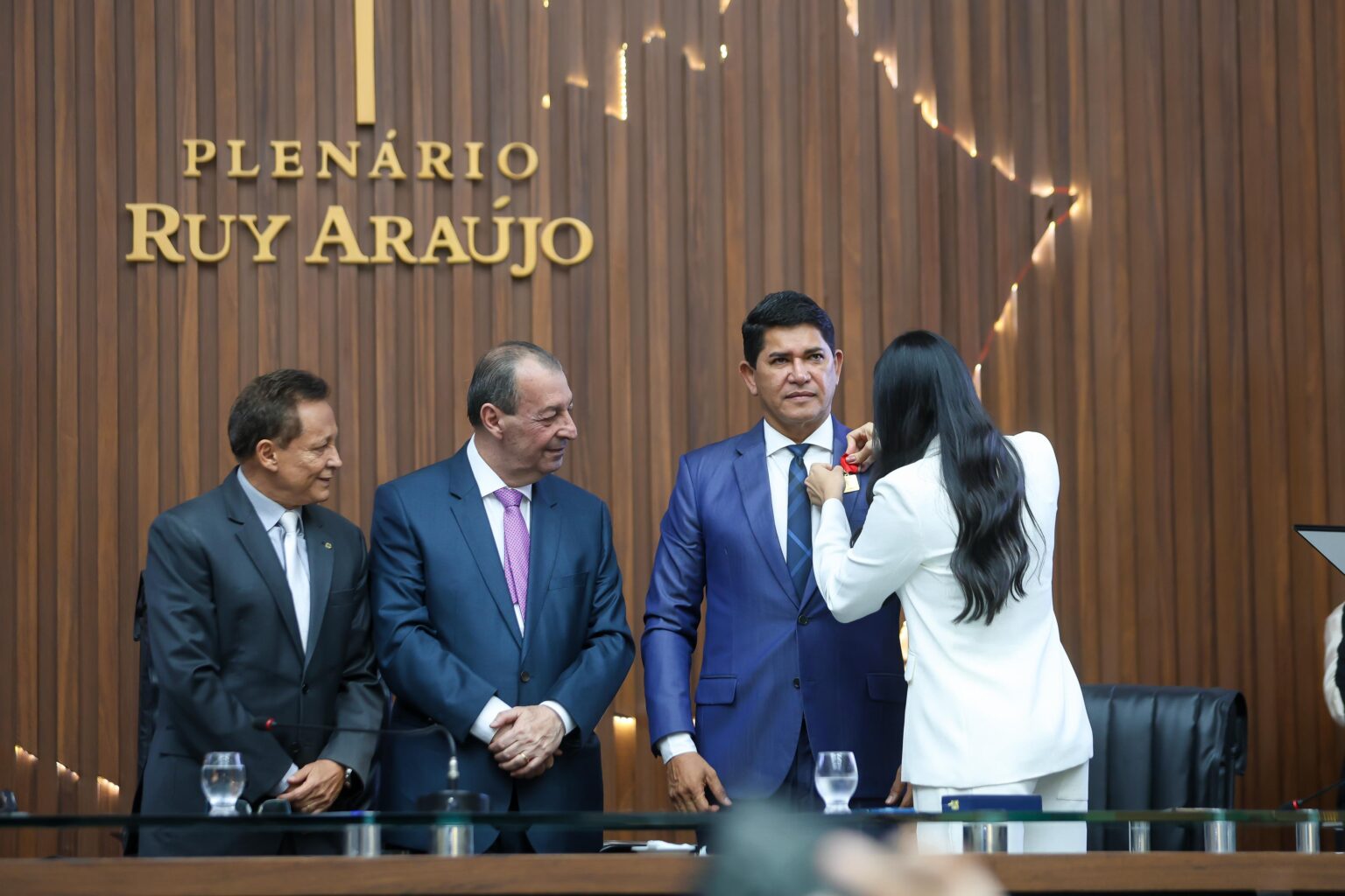 Bi Garcia é reconhecido como um dos maiores gestores do Amazonas ao receber Medalha Ruy Araújo na Aleam