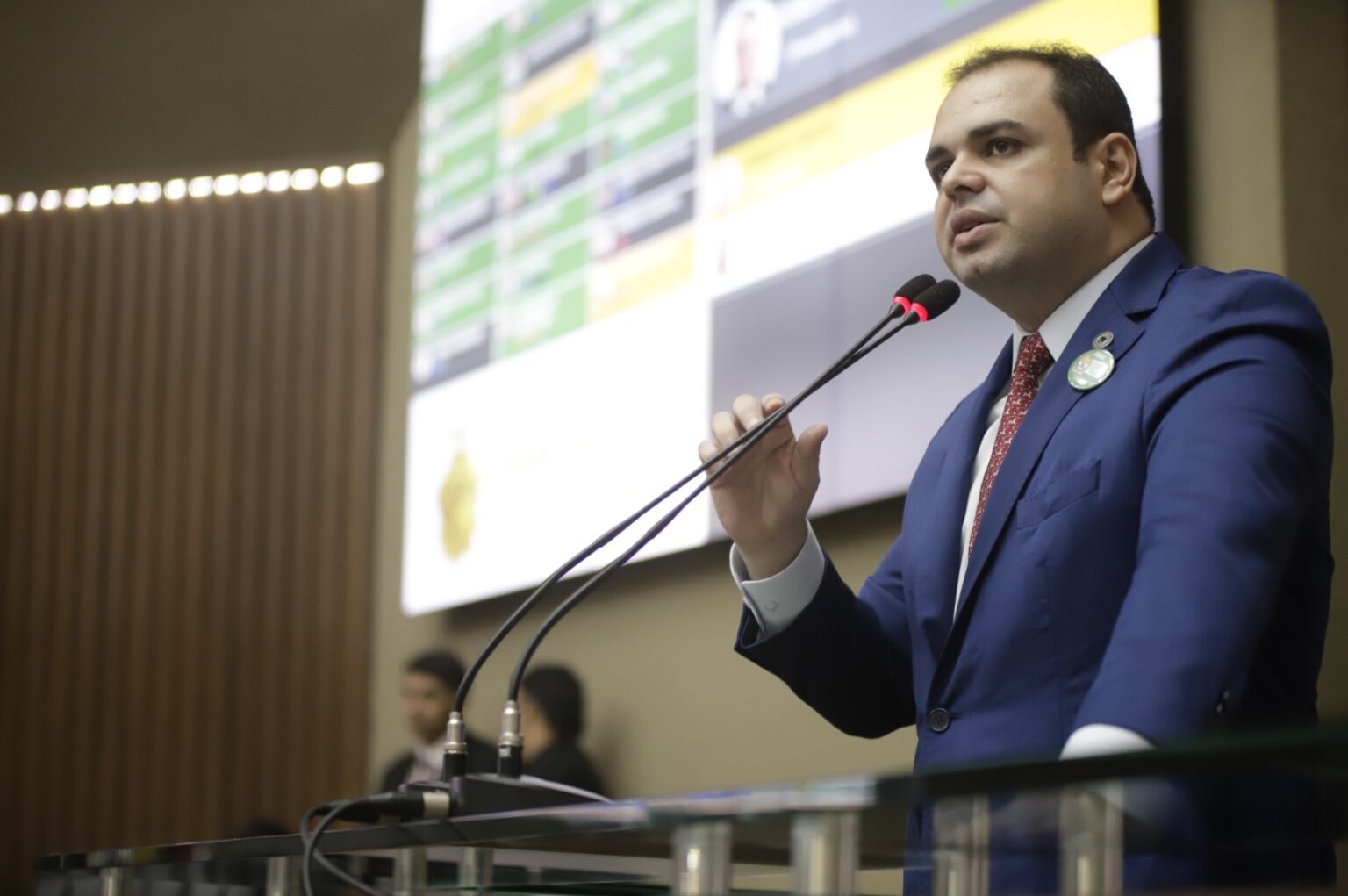 Assembleia Legislativa do Amazonas celebra antecipação do 13º salário e outras iniciativas do governo