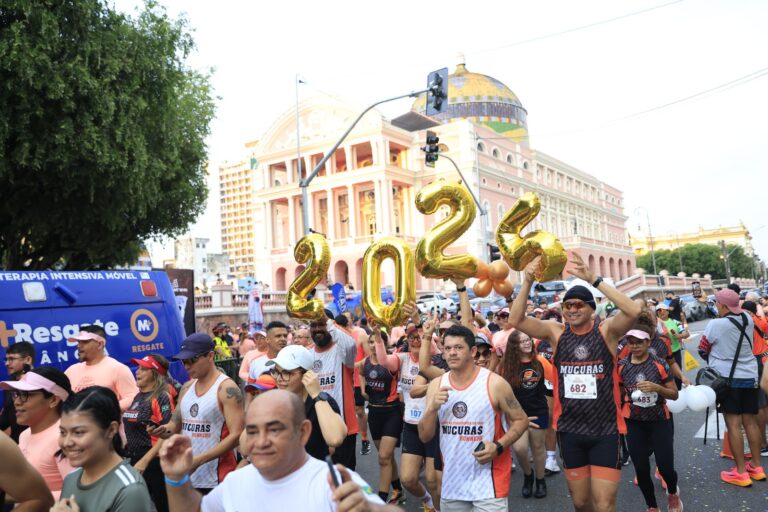 Corrida do Teatro Amazonas 2024 reuniu atletas para celebrar 128 anos do maior patrimônio histórico e cultural do estado