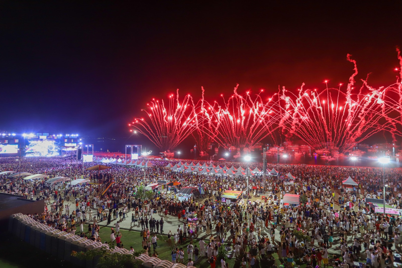 Réveillon Manaus 2025 na Ponta Negra reúne cerca de 150 mil pessoas com magnífica queima de fogos - Portal Remador