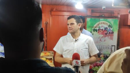 Prefeito em exercício Renato Junior retorna as feiras para diálogo com os permissionários