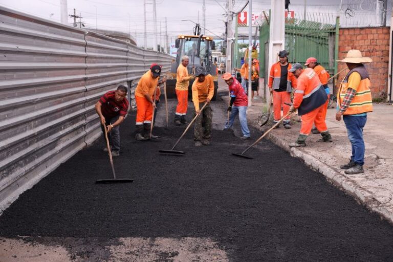 Prefeitura de Manaus inicia recuperação asfáltica no entorno do complexo viário Rei Pelé