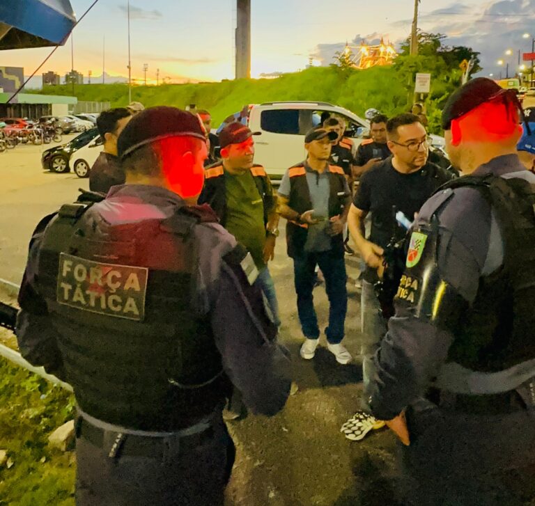 Rodrigo Guedes realiza flagrante de cobrança ilegal de estacionamento por flanelinhas no entorno da Arena da Amazônia