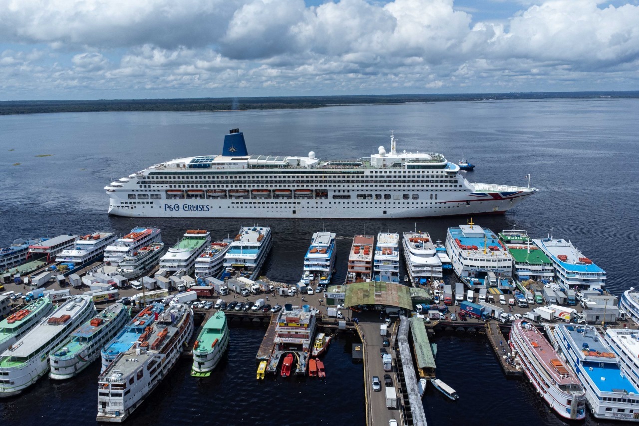 MS Aurora: maior cruzeiro da temporada atraca no Porto de Manaus com mais de 2,4 mil turistas