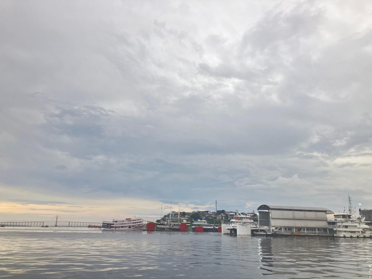 Rio Negro ultrapassa 22 m em Manaus com subidas de 8 cm por dia 