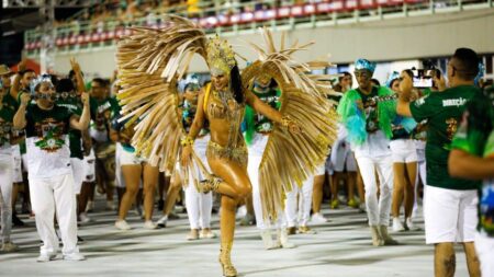 Escolas de samba realizam ensaios técnicos para o Carnaval 2025 no Sambódromo de Manaus