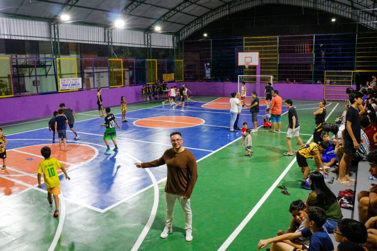 Vereador Rodrigo Guedes inaugura reforma da Quadra Poliesportiva do bairro de Aparecida, fruto de sua emenda parlamentar