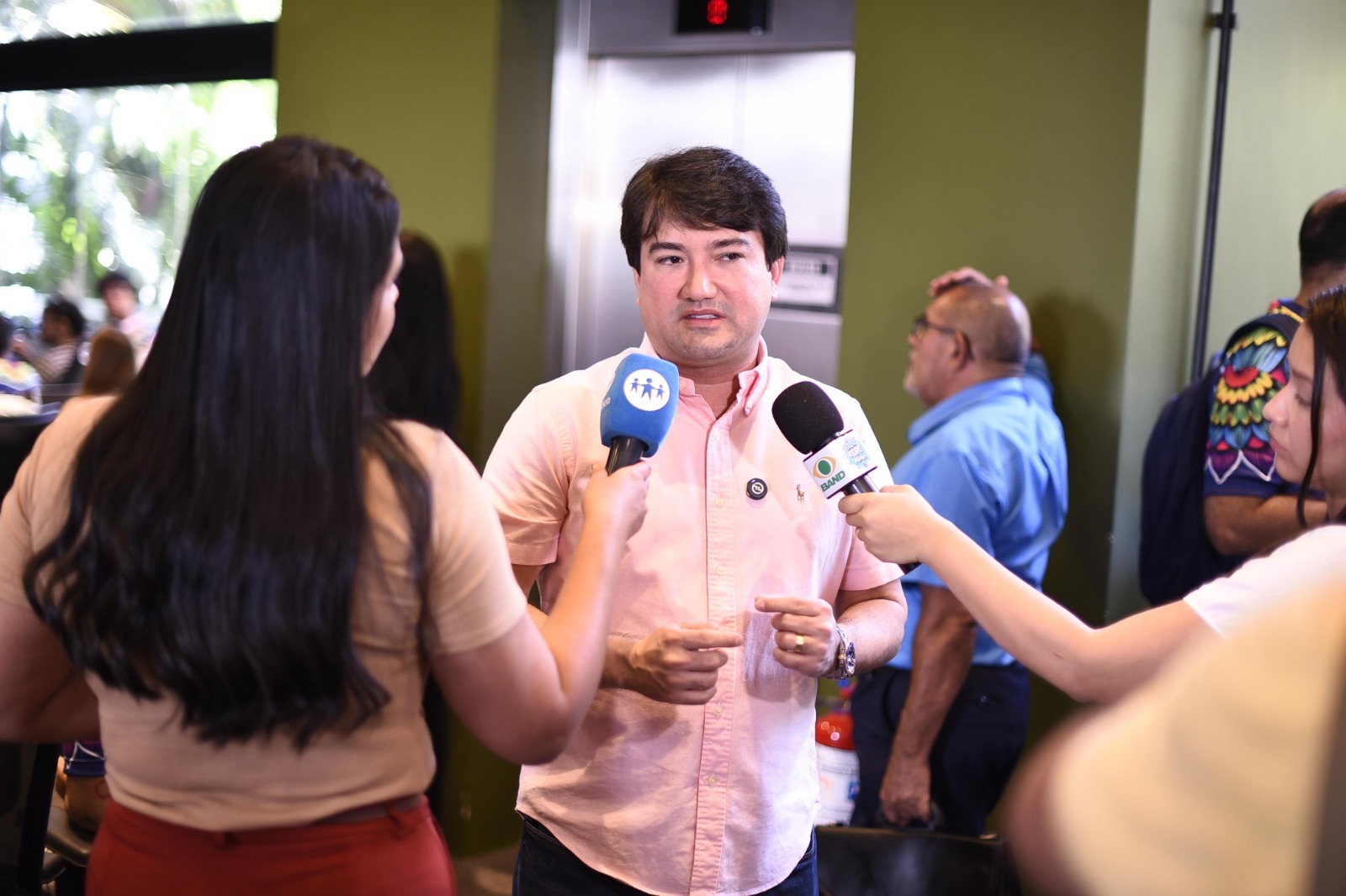 Prefeitura de Manaus garante apoio para mais de 200 bandas e blocos no Carnaval 2025