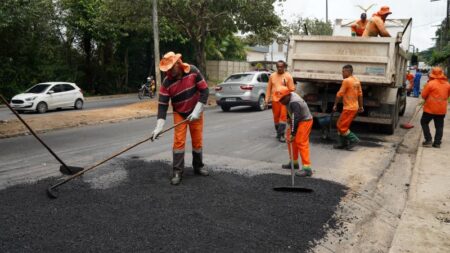 Com diferentes frentes de obras, Prefeitura de Manaus recupera avenidas das zonas Norte e Oeste