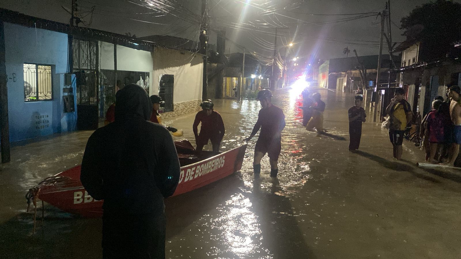 Com alto volume de chuva de 109,6 milímetros, Prefeitura de Manaus registra 32 ocorrências nesta terça-feira, 4/3