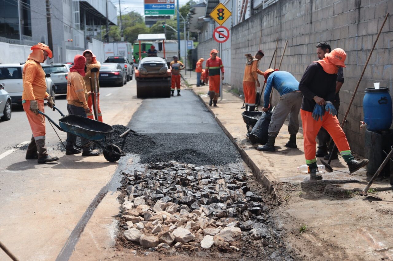 Prefeitura de Manaus trabalha na recuperação asfáltica de trecho no bairro Chapada