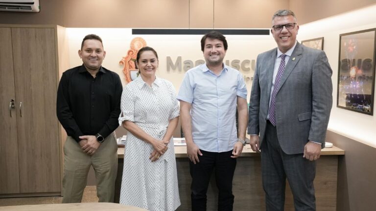 Rodinei Ramos reforça compromisso com desenvolvimento do turismo em visita à Manauscult