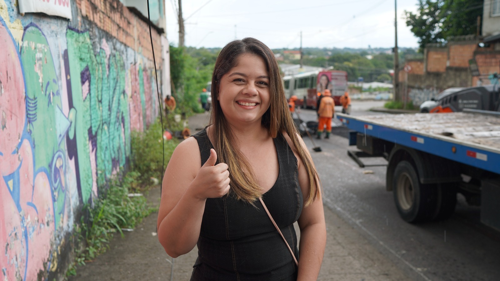 Prefeitura de Manaus realiza serviço de recuperação asfáltica na avenida Timbiras