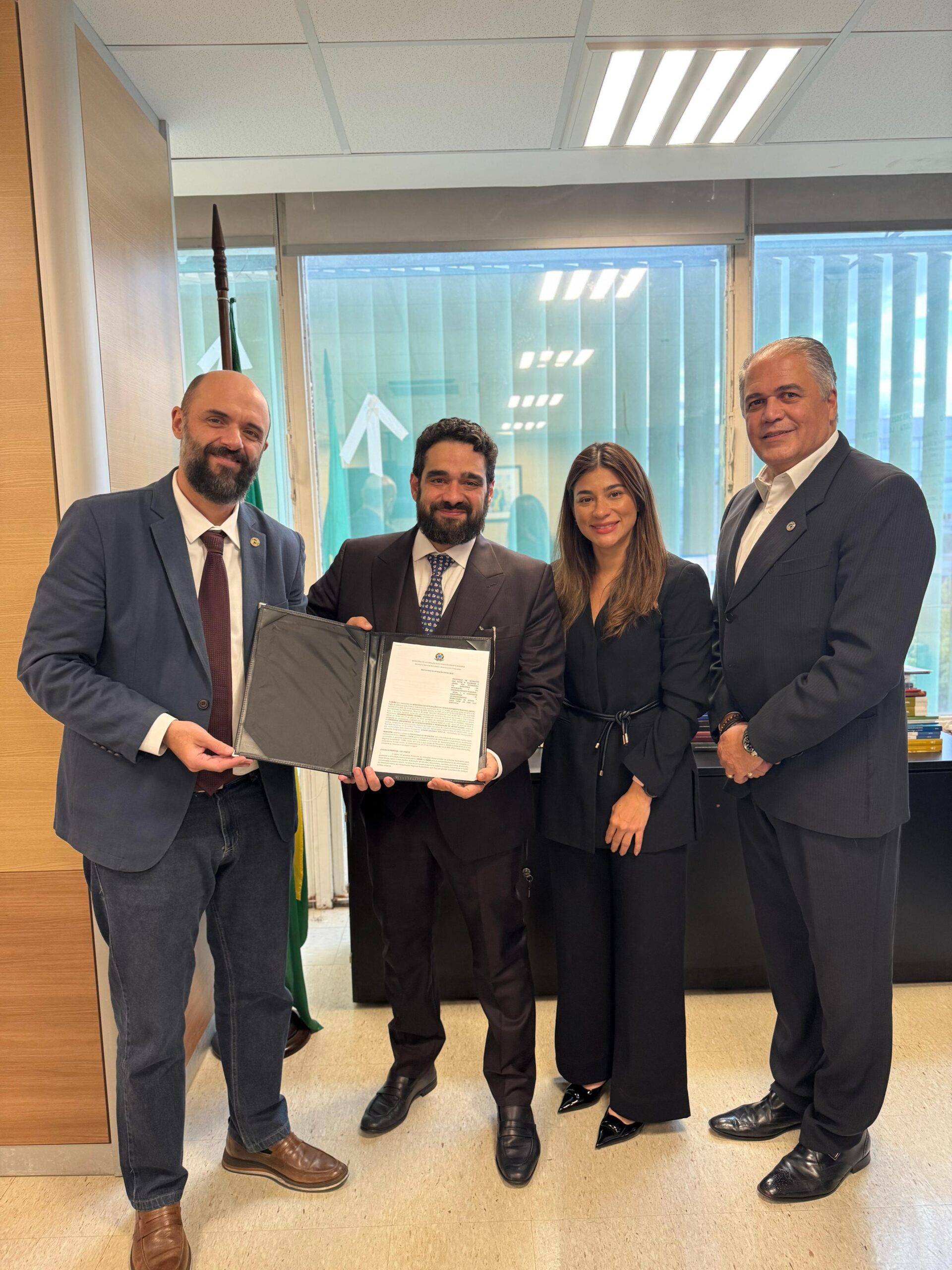 CADA firma protocolo com o Ministério da Integração para fortalecer a gestão de resíduos sólidos no Amazonas