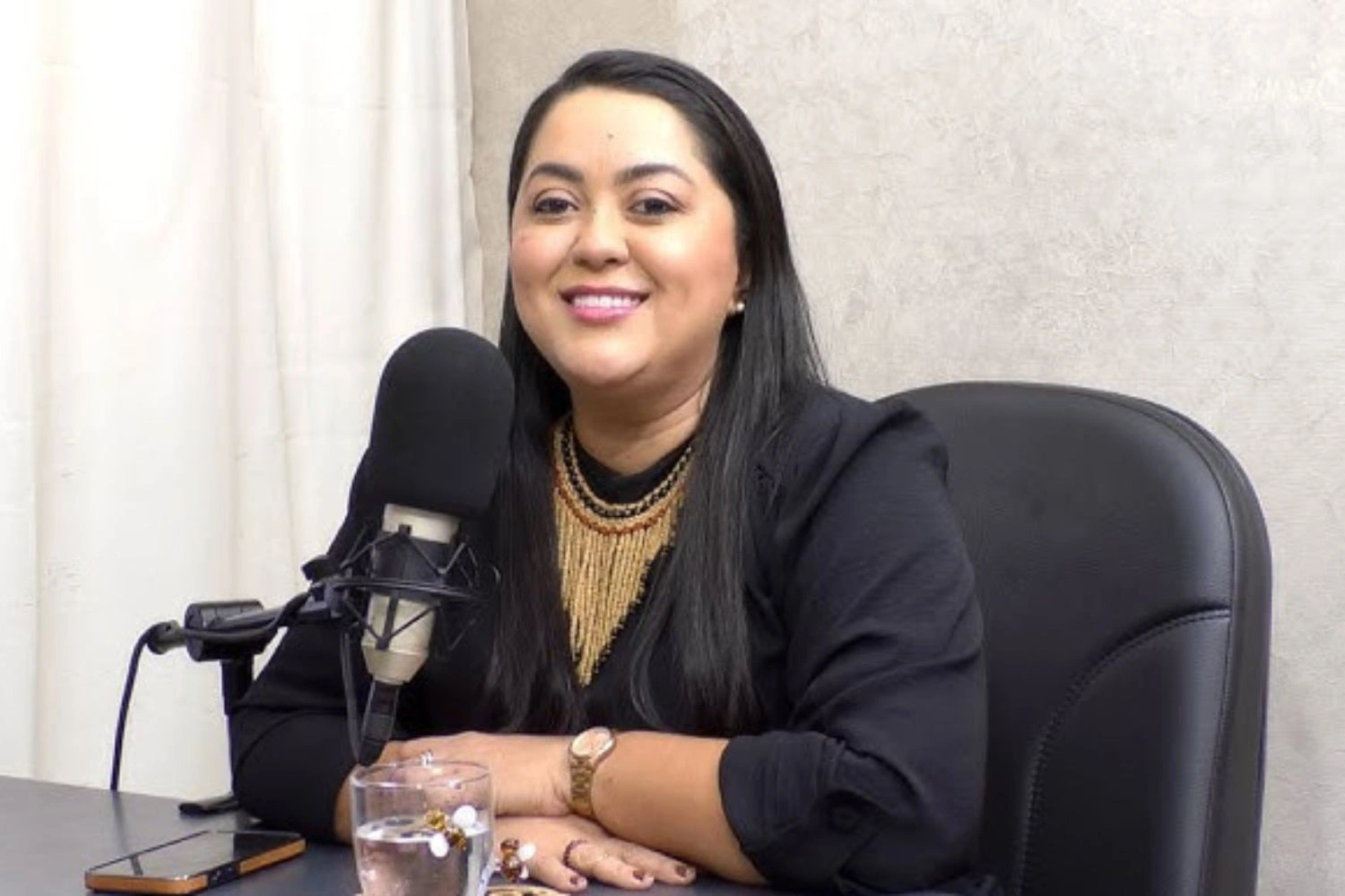 TCE-AM acata denúncia contra prefeita de Maués Marcelly Veras por irregularidades em processo seletivo