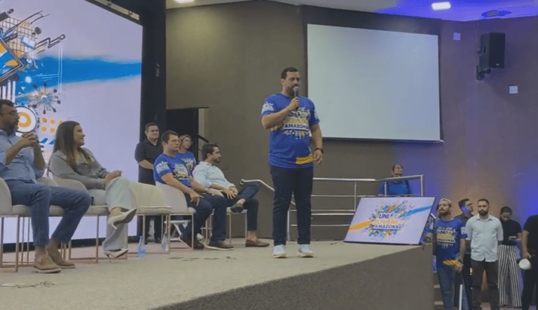Neibe Araújo toma posse como presidente da União Jovem do Amazonas em cerimônia na Aleam