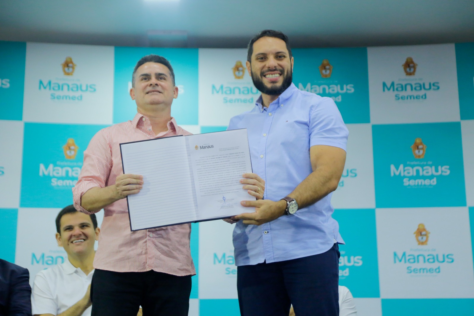 Prefeito David Almeida empossa secretário e subsecretário da Semed e anuncia novos investimentos e melhorias na educação