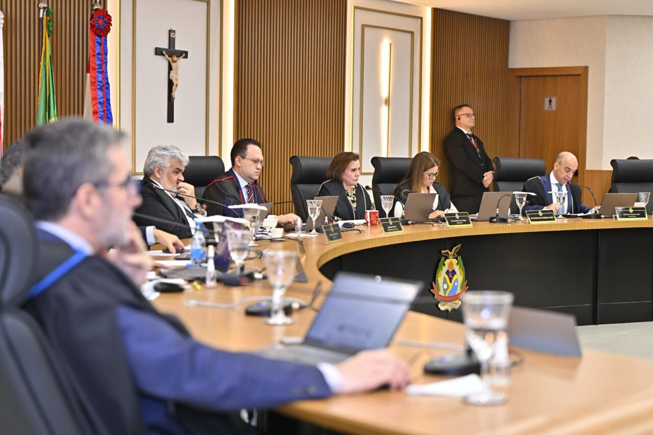 Prefeito de Nova Olinda do Norte é multado em R$ 14 mil por falta de transparência em licitação, decide TCE-AM Prefeito de Nova Olinda do Norte é multado em R$ 14 mil por falta de transparência em licitação, decide TCE-AM