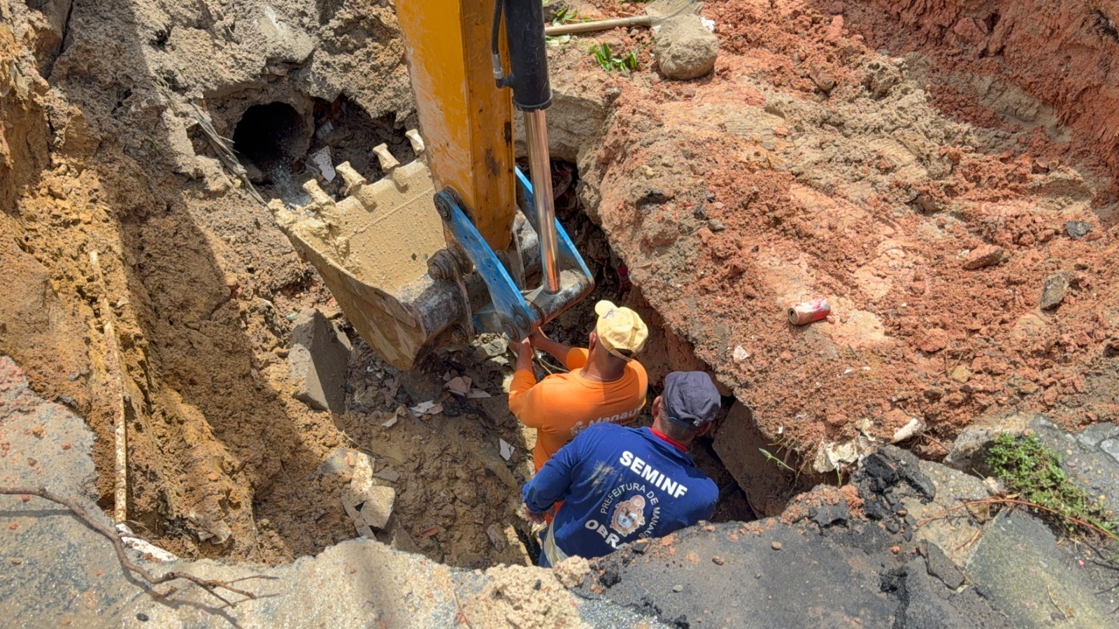 Prefeitura de Manaus recupera mais uma rede de drenagem no bairro Nossa Senhora das Graças