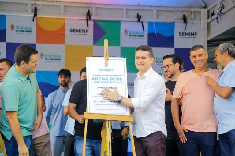 Prefeito David Almeida entrega campo do Bebé revitalizado e reforça compromisso com o esporte e a população de Manaus