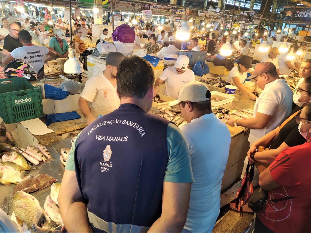 Operação “Semana Santa” fiscaliza feiras de pescado em Manaus para garantir segurança alimentar