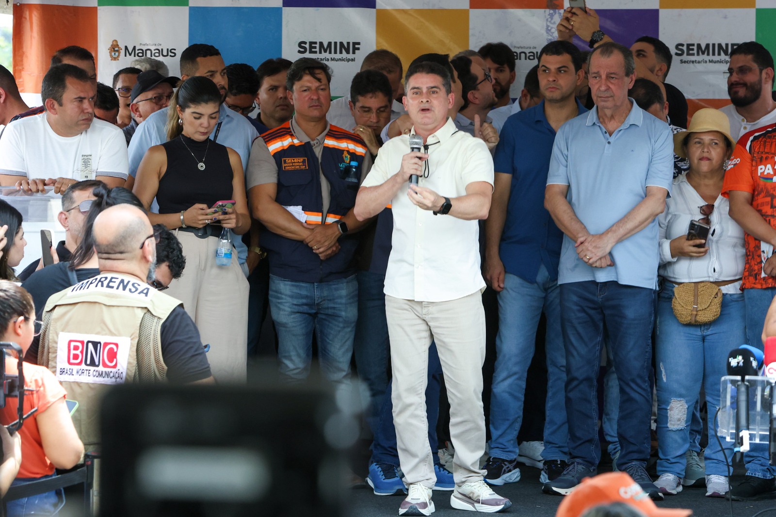 Prefeito David Almeida inicia recapeamento de 67 ruas na zona Norte e reforça compromisso com infraestrutura urbana de Manaus