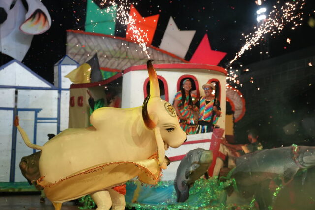 Clamor de Um Povo, Tira Prosa e Galante encantam público em noite épica no Festival Folclórico do Amazonas