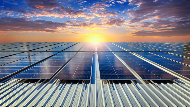  Energia solar fica 3% mais barata no 2º trimestre; veja os estados com menor custo para instalar o sistema em casa