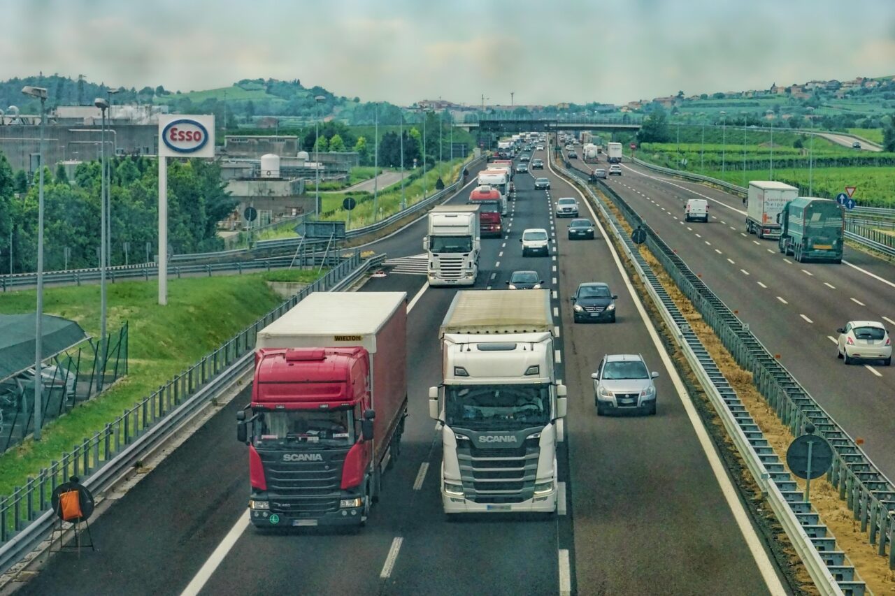 Transporte de veículos: conectando Brasil e mundo, sem sustos nas taxas