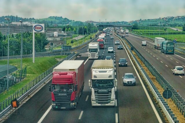 Transporte de veículos: conectando Brasil e mundo, sem sustos nas taxas