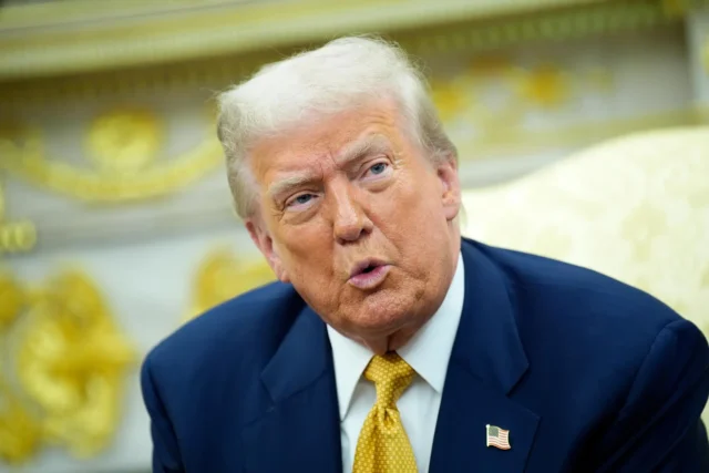 Tarifaço de Trump entra em vigor com exceções para petróleo, suco de laranja e aviões; café e carne bovina serão taxados