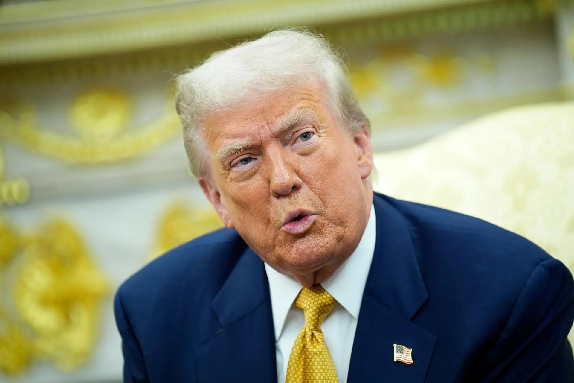 Tarifaço de Trump entra em vigor com exceções para petróleo, suco de laranja e aviões; café e carne bovina serão taxados