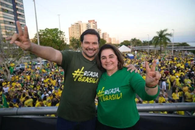 Professora Maria do Carmo lidera ato em Manaus e afirma: “Somos hoje a voz de Bolsonaro”