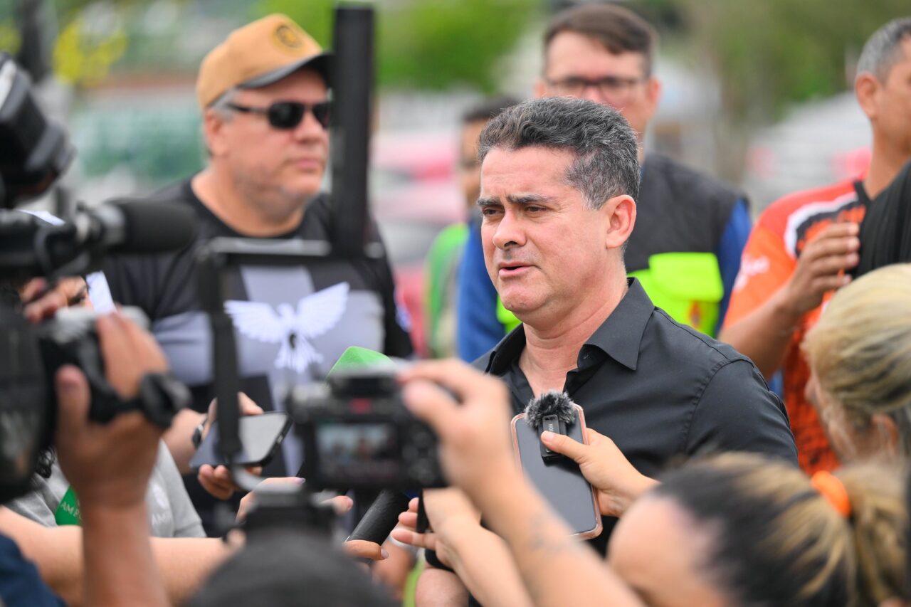 Prefeito David Almeida marca nova fase na mobilidade urbana com entrega de mais 20 ônibus modernos em Manaus