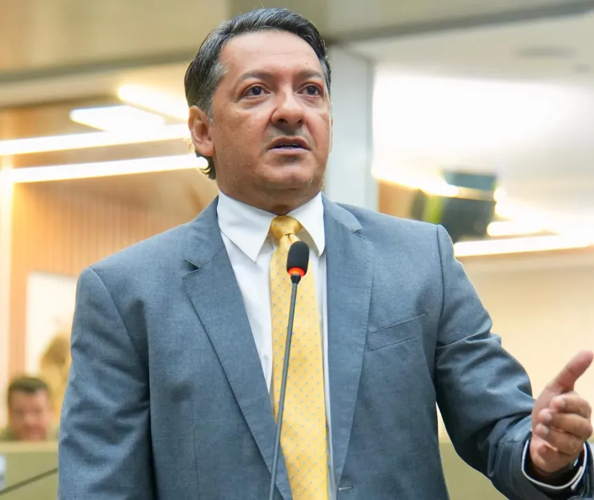 ALEAM aprova projeto de Felipe Souza que autoriza mulheres a portar armas de eletrochoque para defesa pessoal
