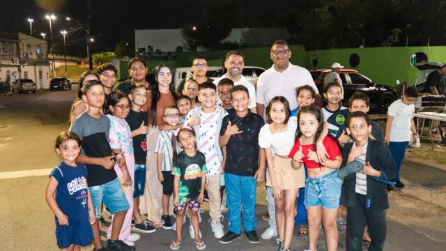 Ivo Neto promove ‘Noite do Hambúrguer’ para crianças da comunidade, em Santa Luzia