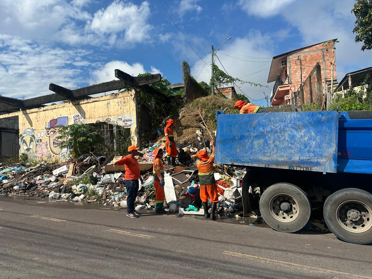 Força-tarefa da prefeitura elimina mais de 1,2 mil lixeiras irregulares em Manaus no primeiro mês