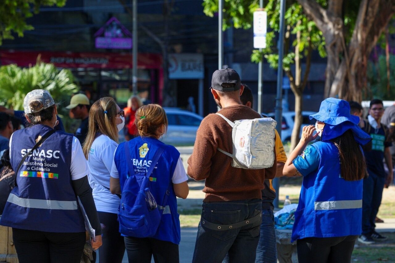 Idosos em situação de vulnerabilidade são resgatados durante ‘Mutirão no Bairro’ da prefeitura no Centro Histórico de Manaus