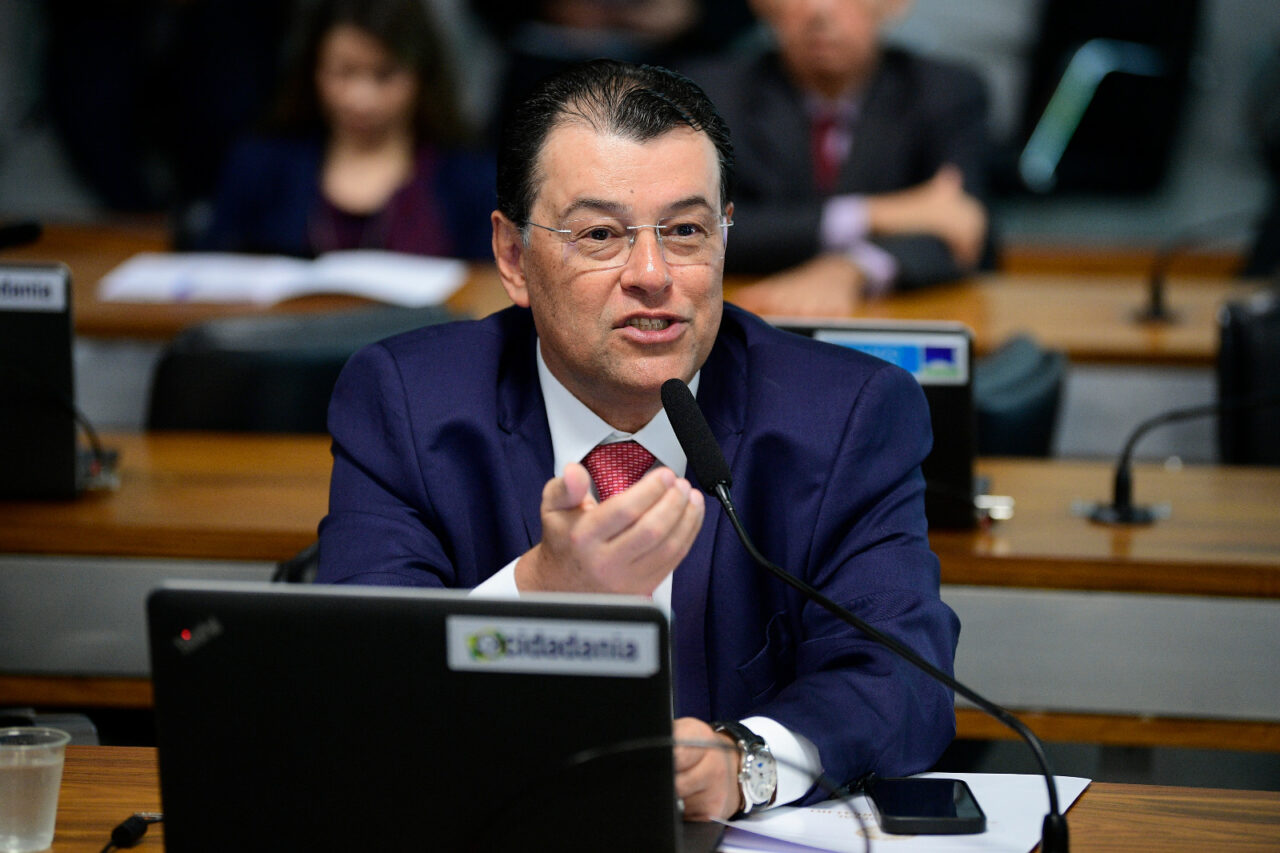 Crédito de US$ 750 milhões para empresas na Amazônia avança no Senado; proposta é defendida por Eduardo Braga