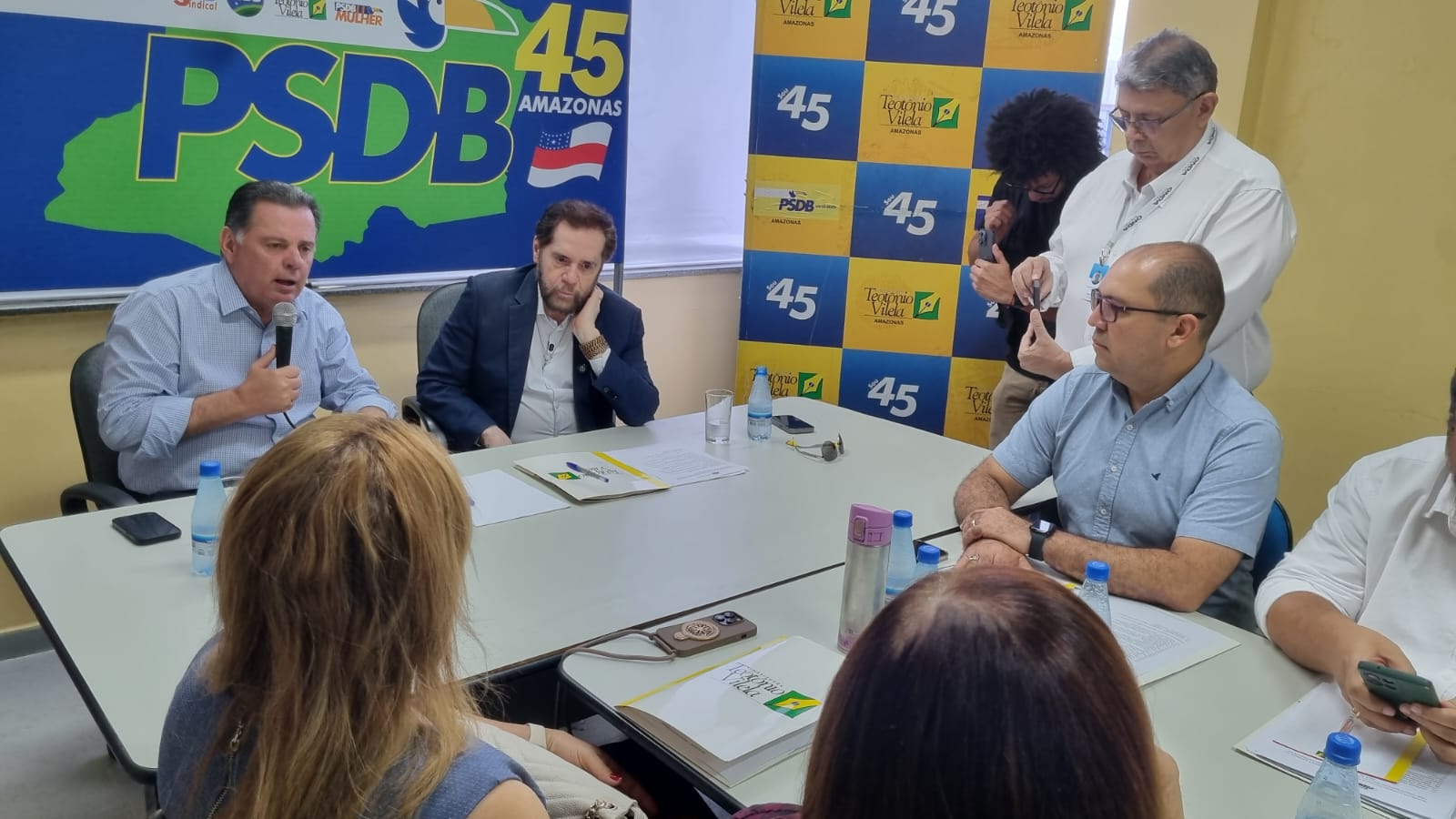 Presidente nacional do PSDB visita Manaus para fortalecer partido rumo às eleições de 2026
