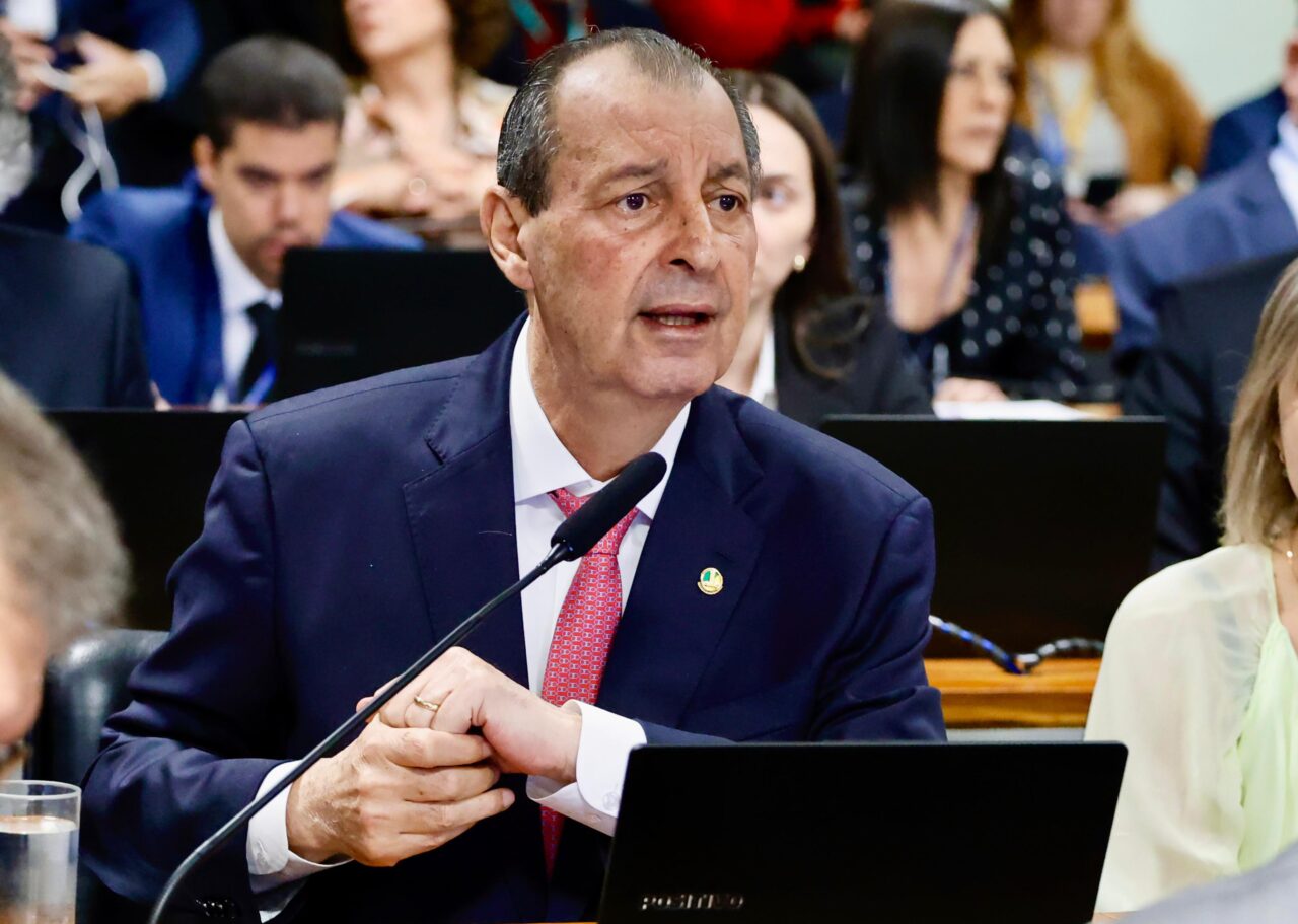 Omar Aziz critica vetos que afetam BR-319 e cobra votação urgente no Congresso Omar Aziz critica quem trabalha contra o Brasil dentro do governo e cobra celeridade para derrubar vetos que prejudicam a BR-319