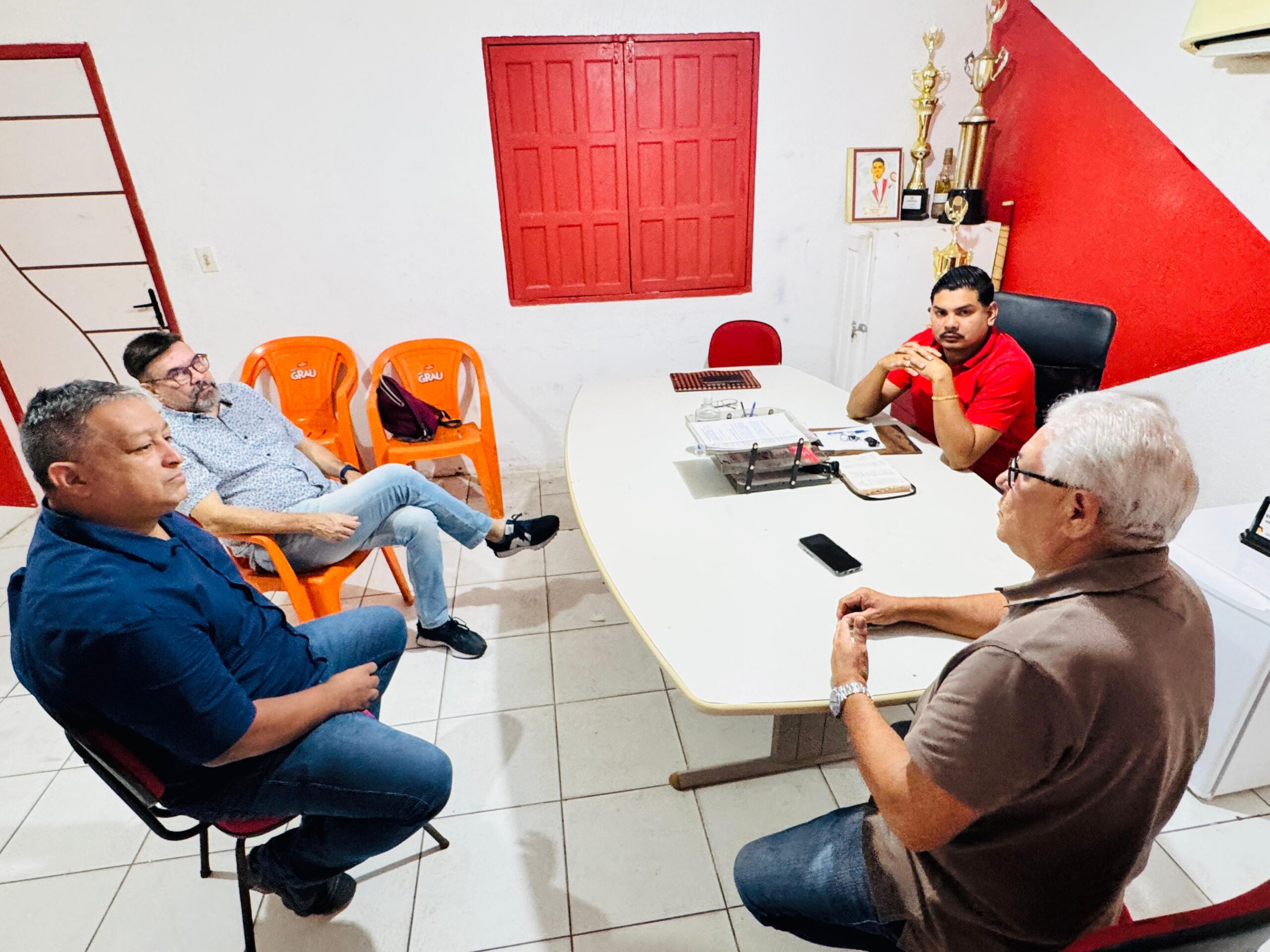 Presidentes de escolas de samba alinham propostas para o Carnaval de Manaus 2026