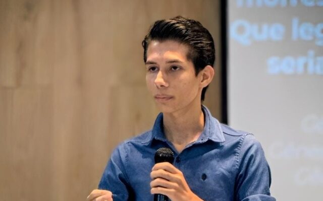 Após polêmica, mentor Davi Santiago retorna às redes começando do zero