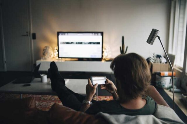 Redes sociais capturam mais atenção do consumidor que a TV, aponta relatório