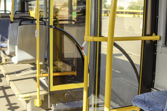 Justiça condena empresa de ônibus por queda de passageira