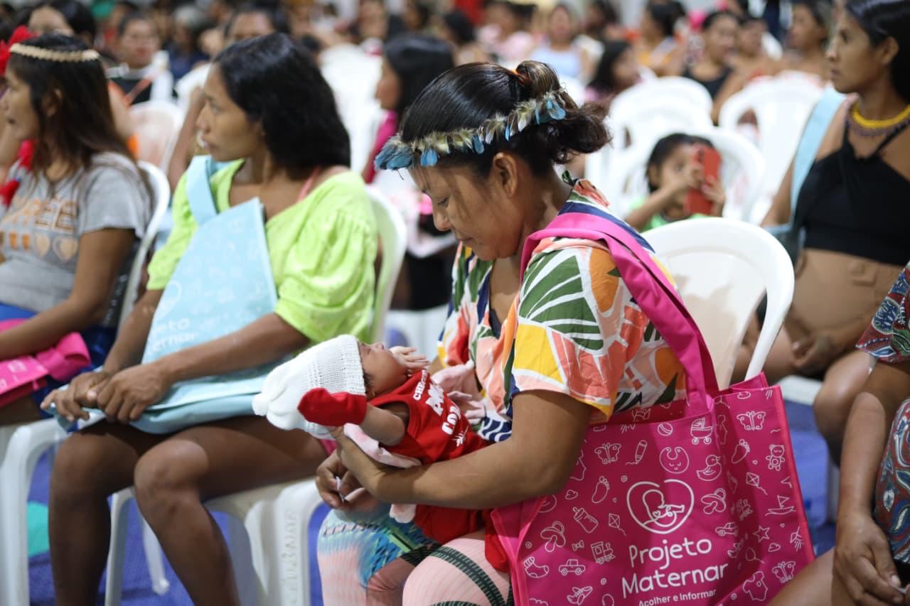 Deputada Mayra Dias propõe lei para garantir educação a mães solo no Amazonas