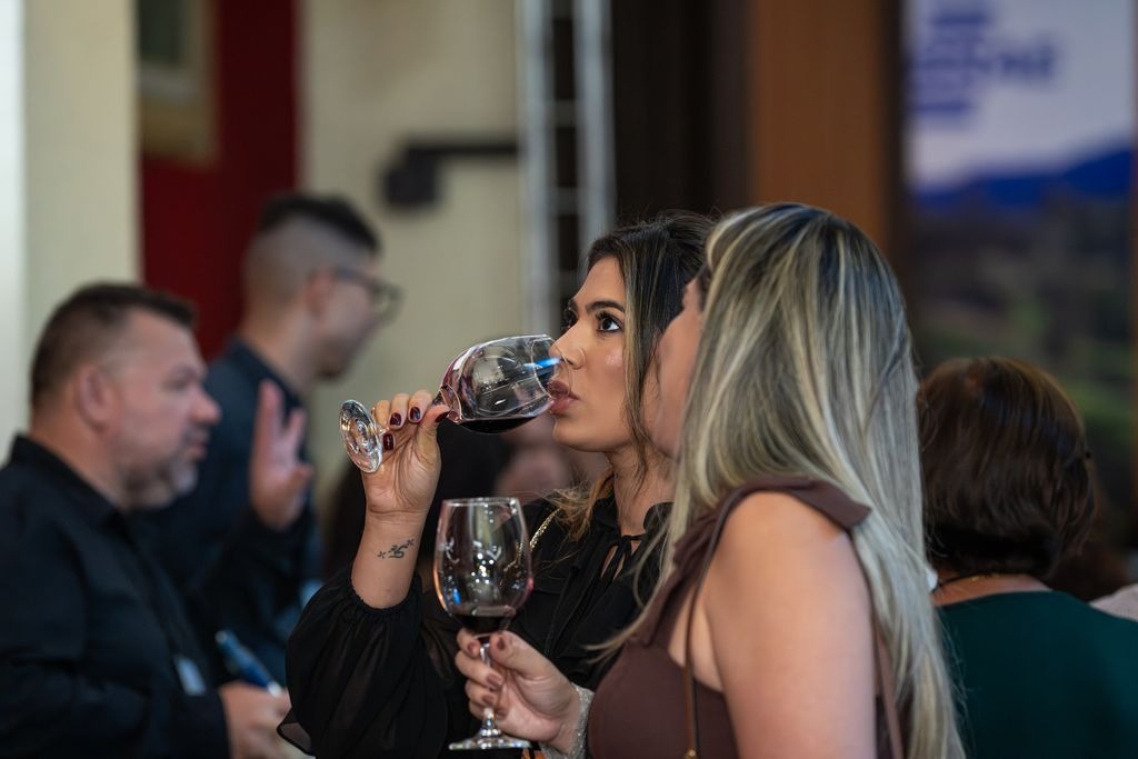 FIVA repete o público e volume de vendas e se firma como a maior vitrine de vinhos no Norte