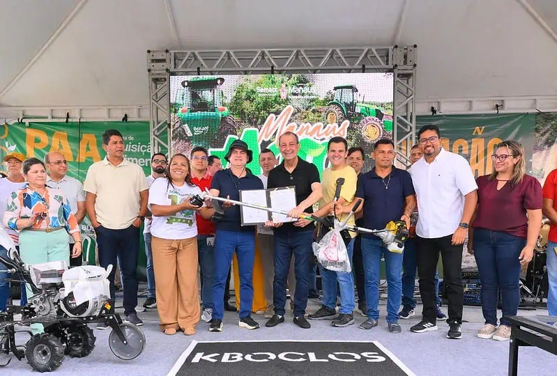 David Almeida reforça apoio à zona rural com entrega de triciclos, roçadeiras e motores para associações agrícolas